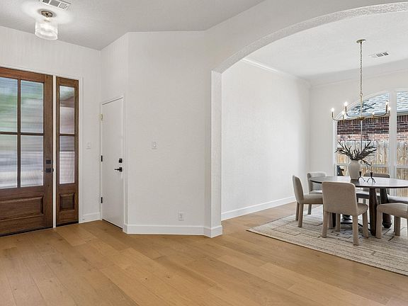5th image of 11205 Readvill Ln