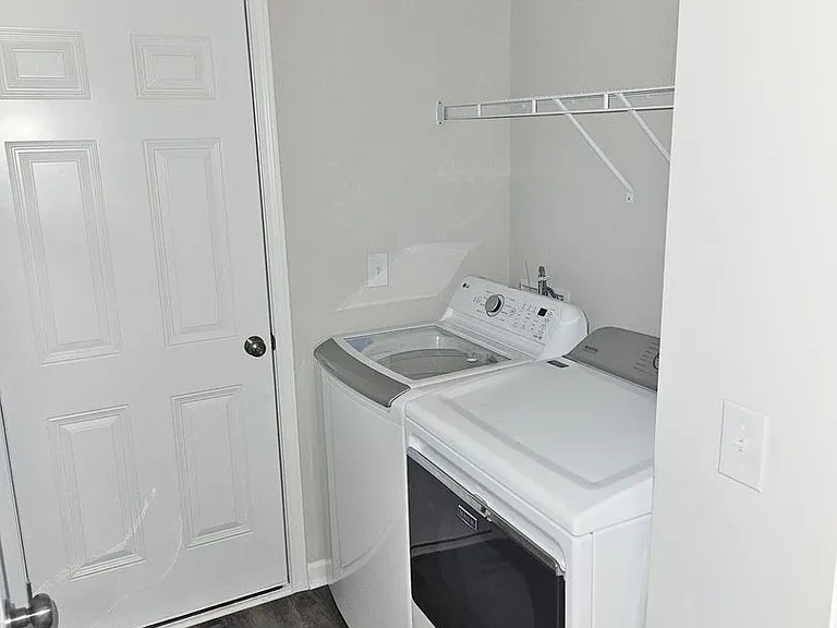 1642 Dryden St SE #E — Photo 9