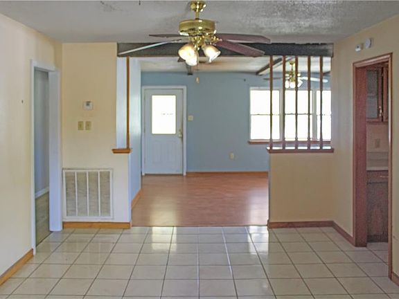 5th image of 3885 Berkley St
