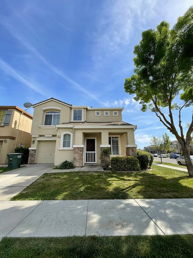 380 Bale Mill, Merced, Corner Lot! — Photo 1