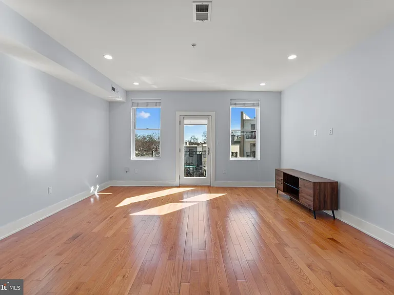 440 Rhode Island Ave NW #303 — Photo 3