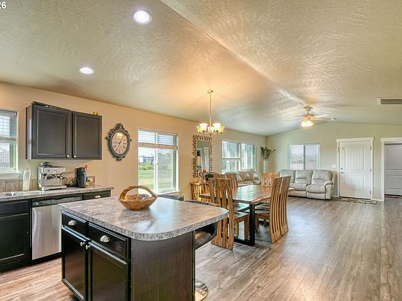 3rd image of 1447 NE Kenna Dr
