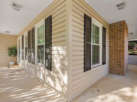 4th image of 404 Foxhound Rd