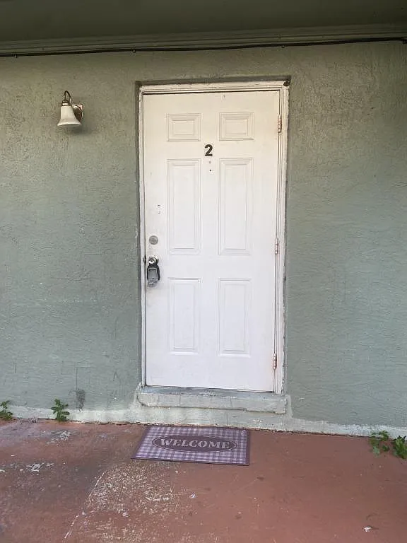 730 Michigan Ct — Photo 1