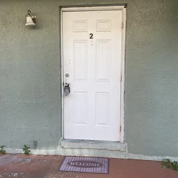 730 Michigan Ct — Photo 1