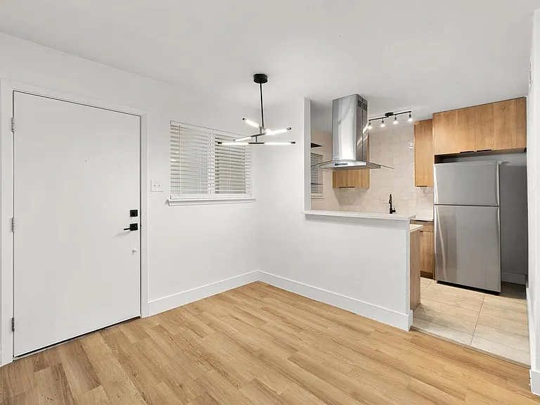 CrestHaus Apartments — Photo 45