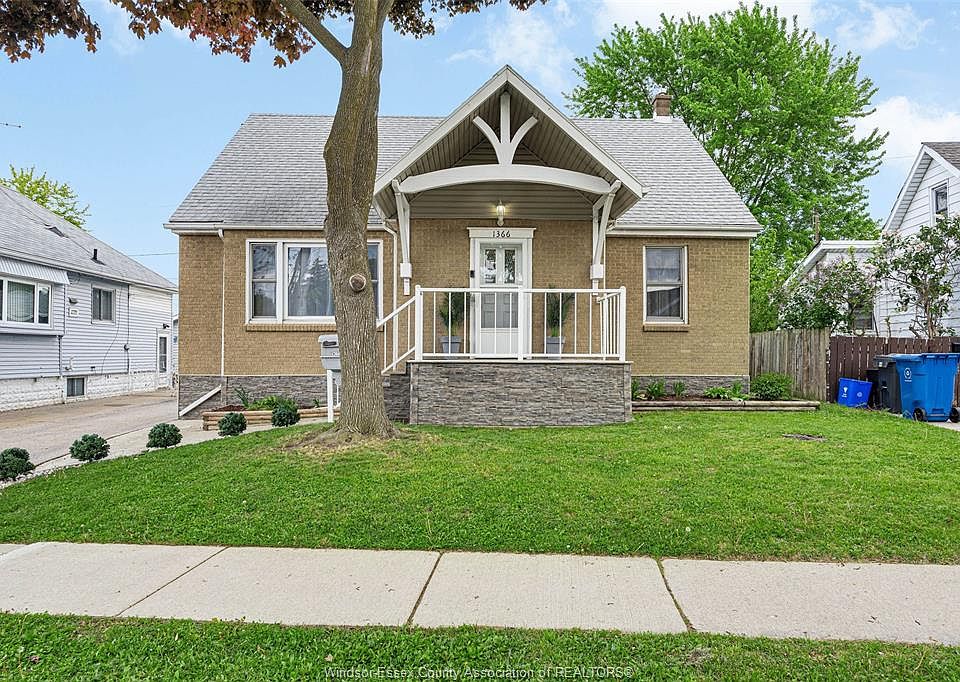 1st image of 1366 Lillian Ave