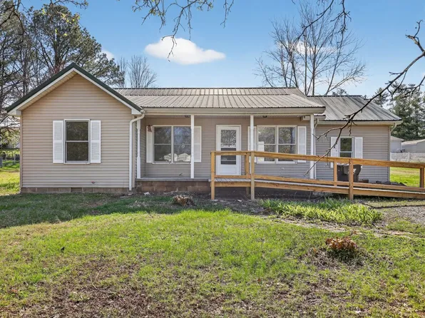 109 Illini Ct, Tunnel Hill, IL 62995