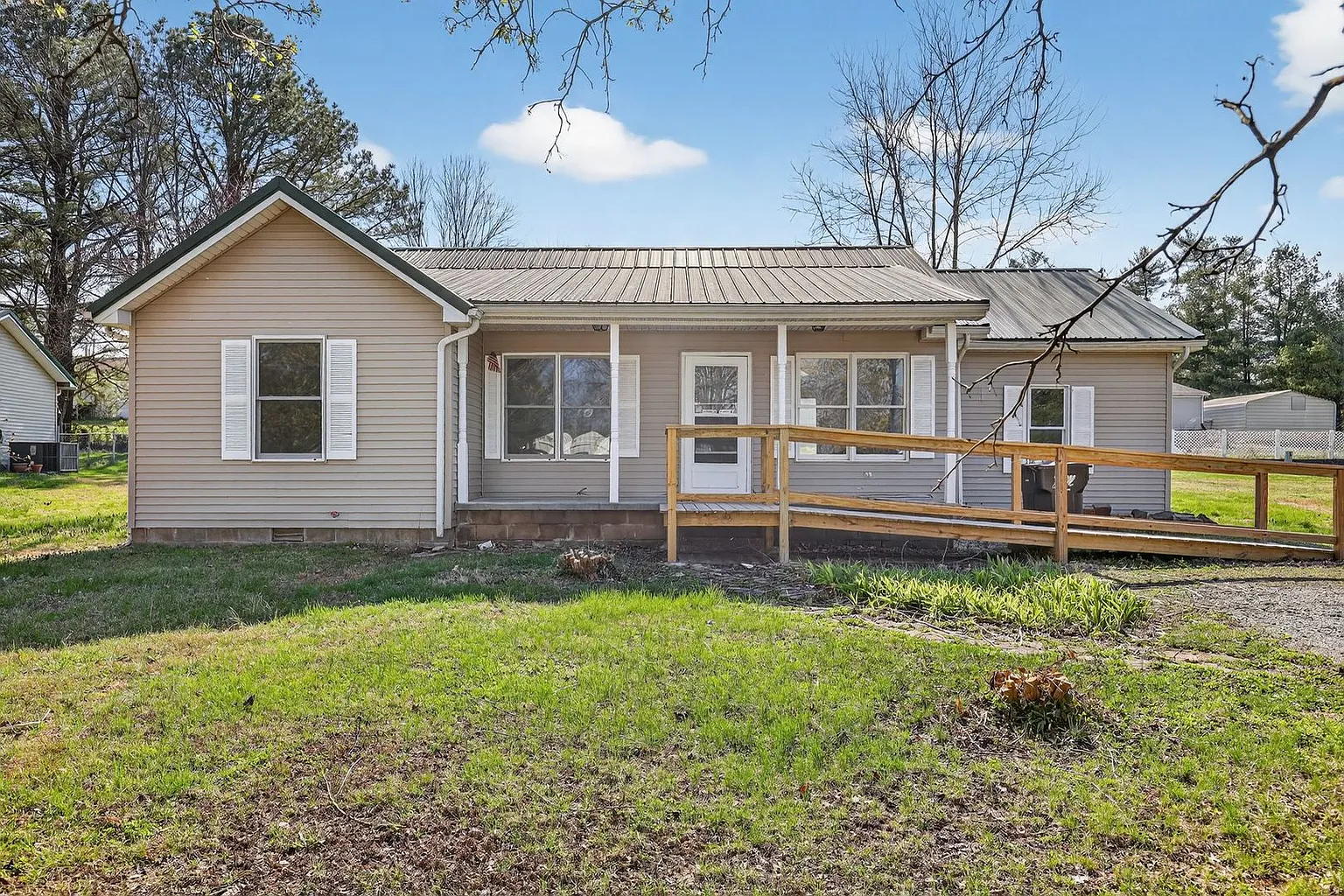 109 Illini Ct photo 1
