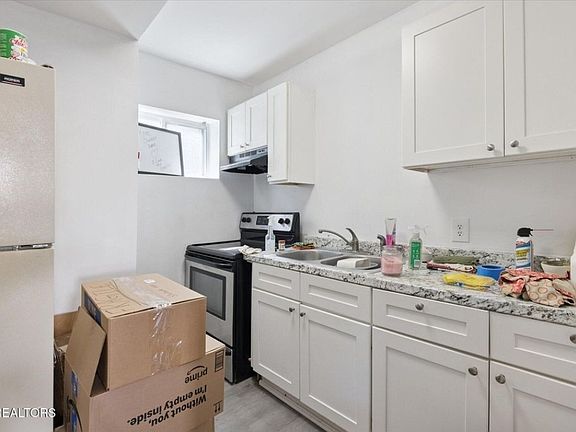 3rd image of 400 W 2nd Ave #1