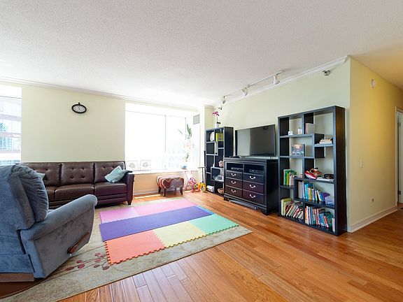 2nd image of 512 N McClurg Ct APT 3504