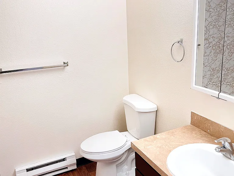 Meridian Park Apartments — Photo 9