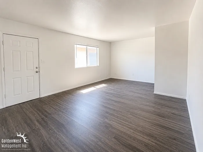 1 bed, 1.0 bath, 600 sqft, $1,075 — Photo 2