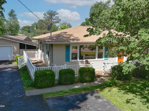 427 S Deepwood Dr, Radcliff, KY 40160