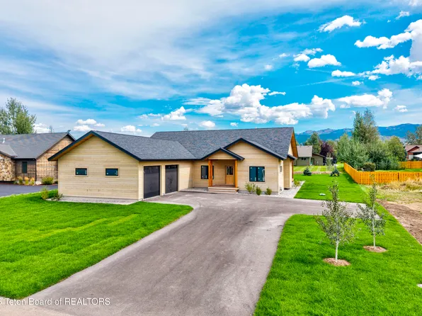 8265 Cutthroat Ln, Victor, ID 83455