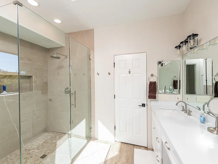 155 Quartz Dr — Photo 29