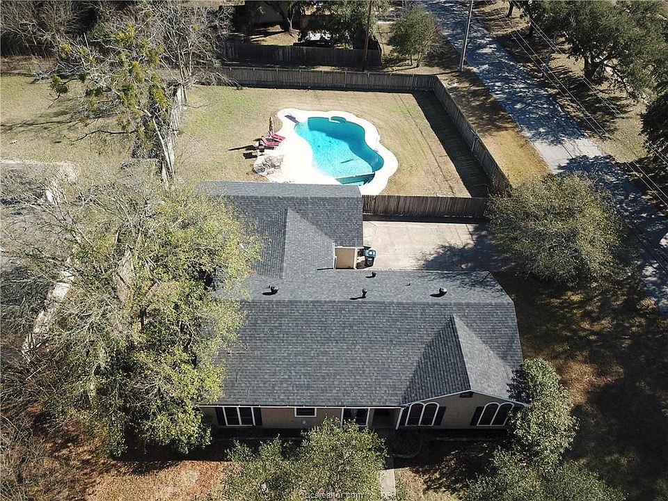 1st image of 500 Gilchrist Ave