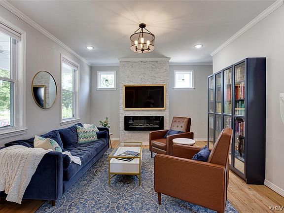 5th image of 3322 Barton Ave