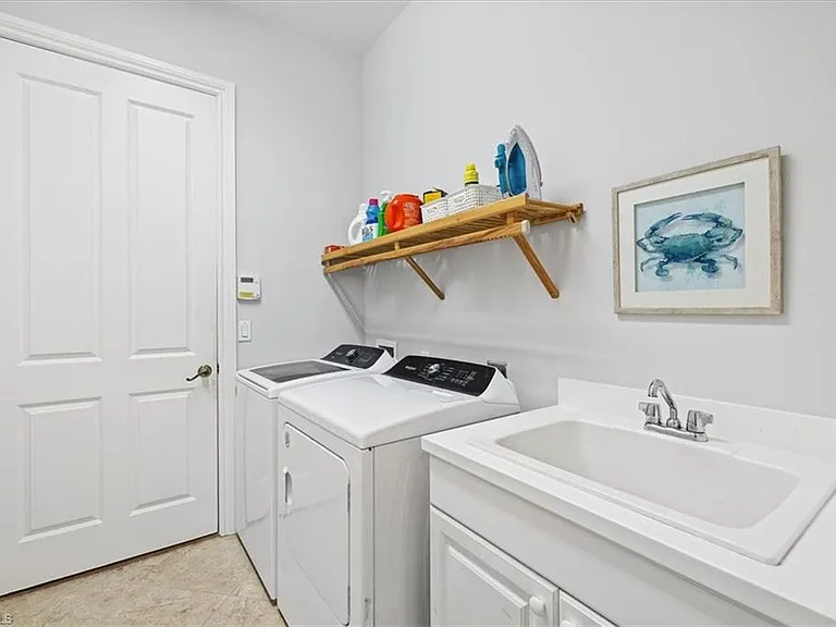 7831 Valencia Ct — Photo 27