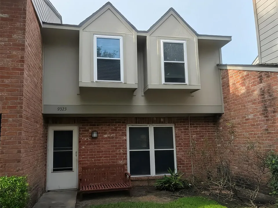 9323 Westwood Village Dr #6