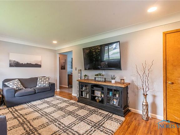 3rd image of 4409 286th St