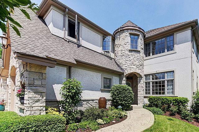 1st image of 2100 Lillian Ln