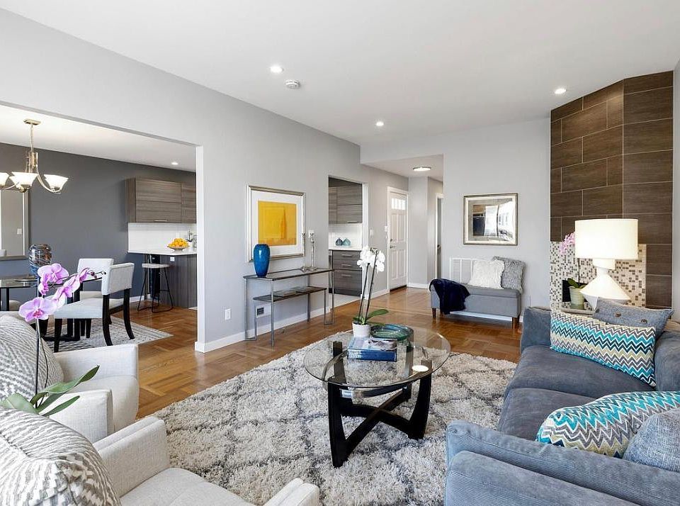 Living Room (Upstairs)