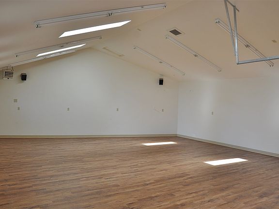 4th image of 3202 E Diane Ct