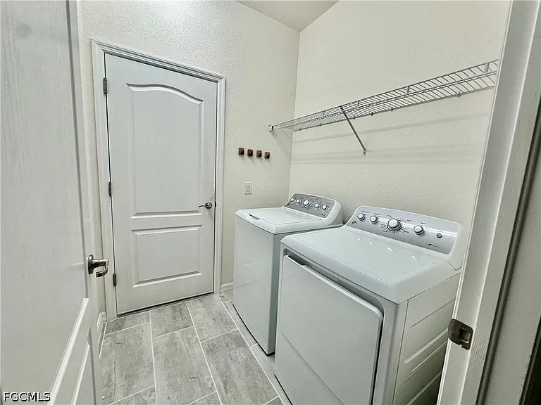 12952 Broomfield Ln — Photo 10