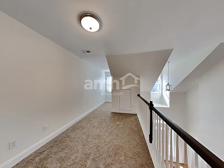 209 Boswell Ln — Photo 10