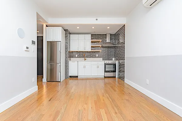 Rented by Brooklyn Group | media 79