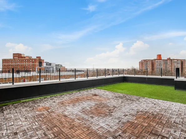 3707 Blackstone Avenue image 17 of 35