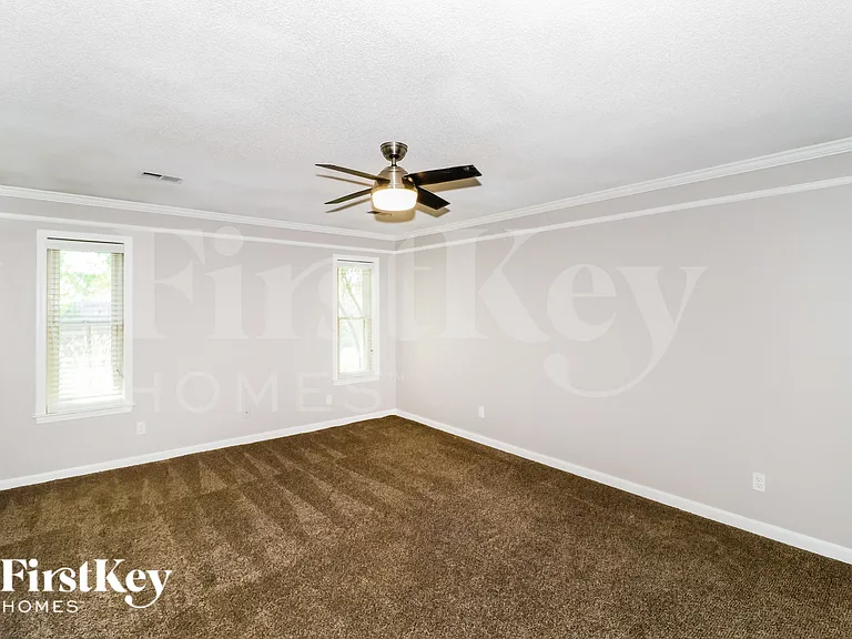 3707 Oak Forest Dr — Photo 10