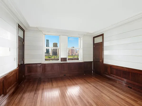 781 5th Avenue image 6 of 15