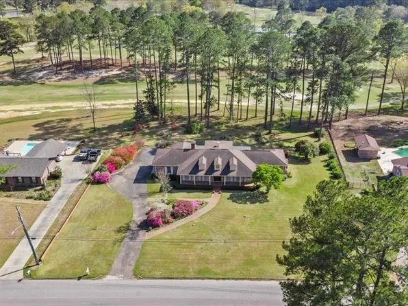 1123 Country Club Dr, Ozark, AL 36360