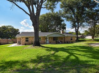 6118 S Cape Dr, Chandler, TX 75758