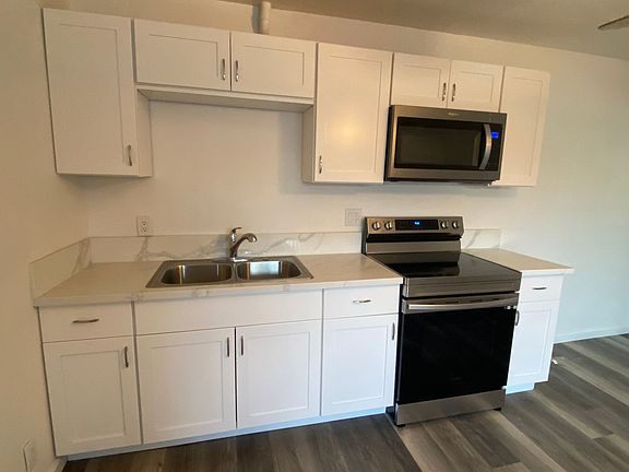 2nd image of 1382 Ivory Ct #C