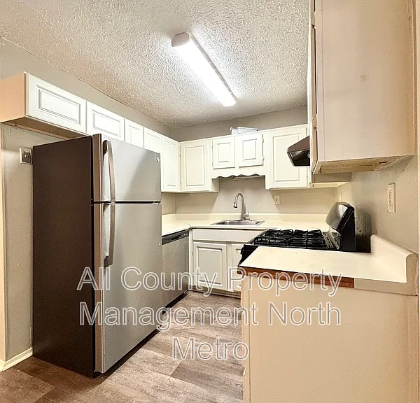 2245 Highpoint Rd — Photo 2