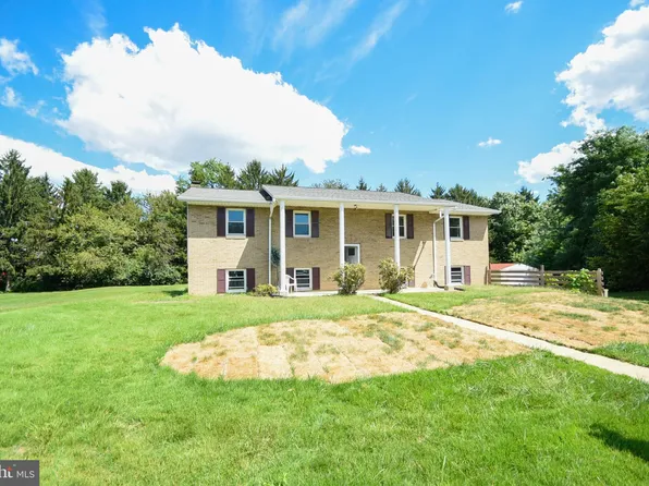 18130 Clearway Dr, Hagerstown, MD 21740