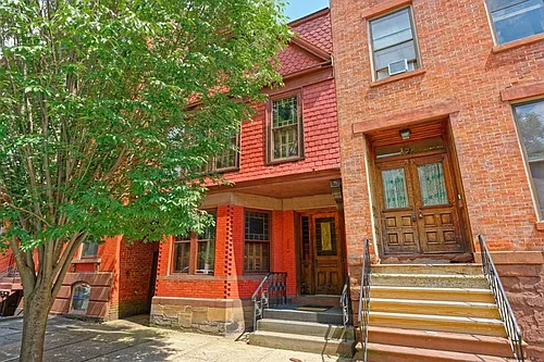 150 2nd St Photo 1
