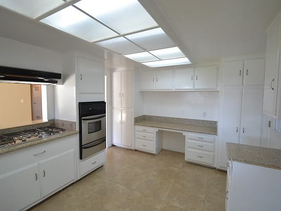 5th image of 4585 Hawthorne St