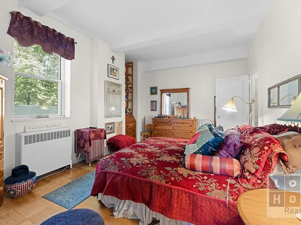 500 Grand Street CGA image 3 of 17