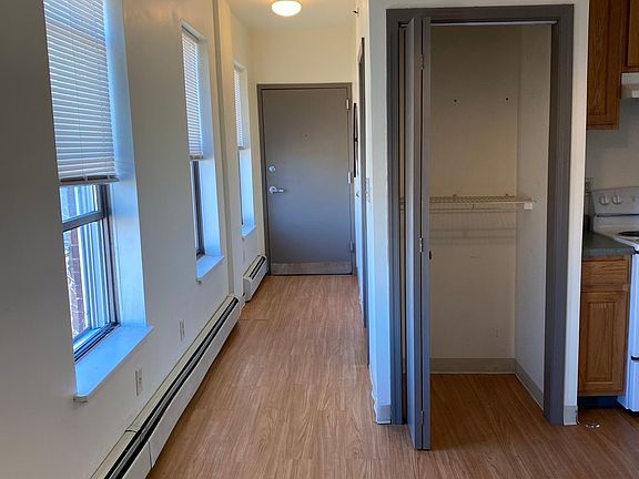 4th image of 248 Walker St