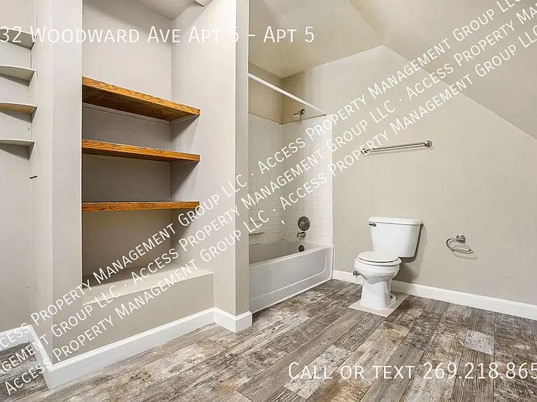 232 Woodward Ave #5 — Photo 5