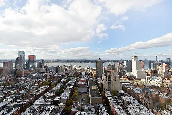 Sold by Kian Realty | media 23