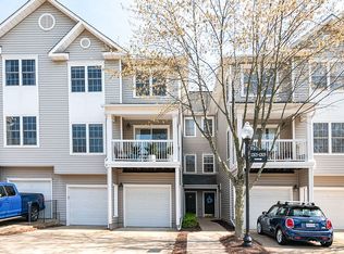 12813 Fair Briar Ln, Fairfax, VA 22033