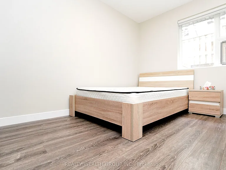 288 Albert St #113 — Photo 16