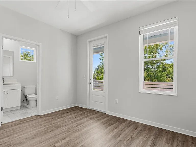 516 SW 7th Pl — Photo 24