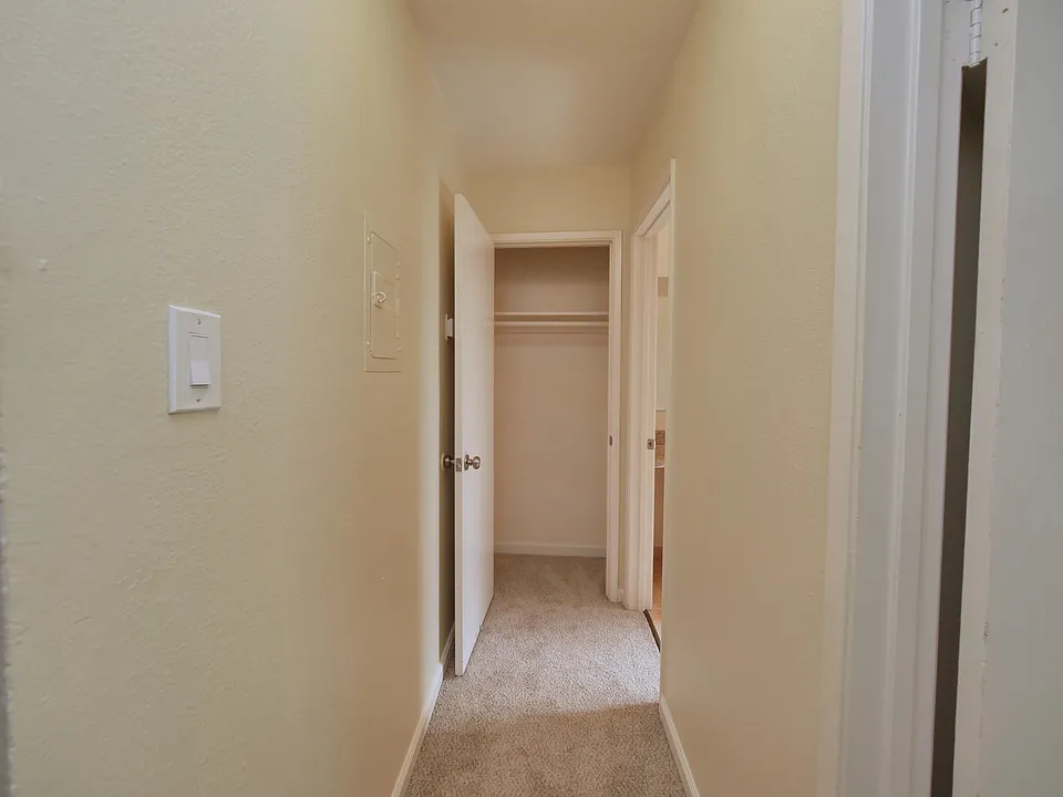 River House Apartments