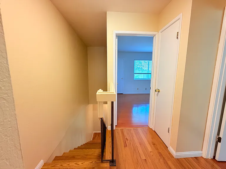 111B Ascot Ct — Photo 23
